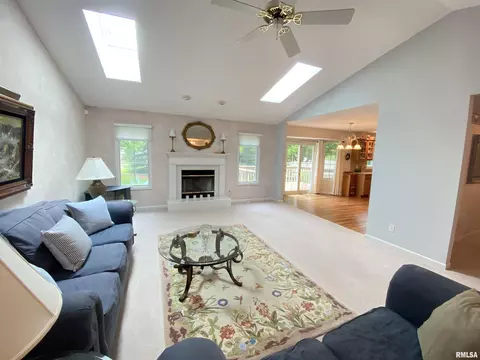 2220 Renwick Dr, Springfield, IL 62704 photo 6