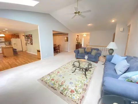 2220 Renwick Dr, Springfield, IL 62704 photo 9