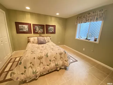 2220 Renwick Dr, Springfield, IL 62704 photo 31