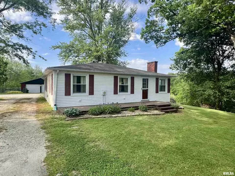 21421 E Il Route 116, Farmington, IL 61531