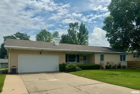 1010 S 23rd St, Quincy, IL 62301