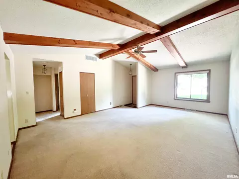 Living - 116 Exeter Ct, Springfield, IL 62704 photo 3 of 4