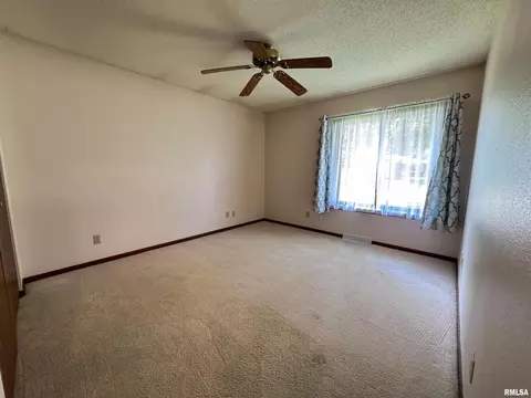 Bedroom - 116 Exeter Ct, Springfield, IL 62704 photo 1 of 2
