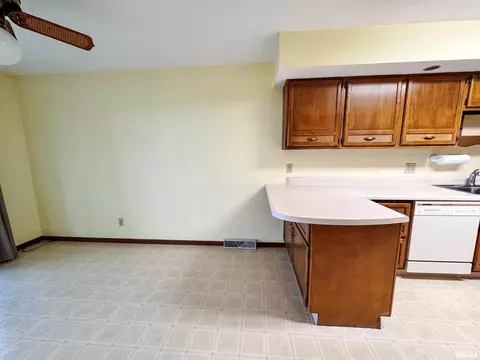 Kitchen - 116 Exeter Ct, Springfield, IL 62704 photo 4 of 4