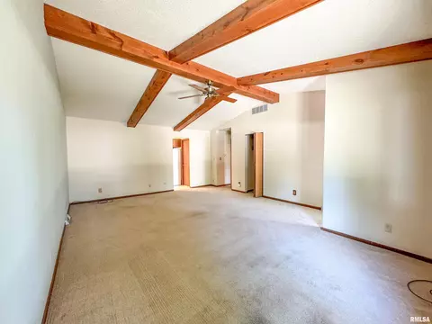 Living - 116 Exeter Ct, Springfield, IL 62704 photo 2 of 4