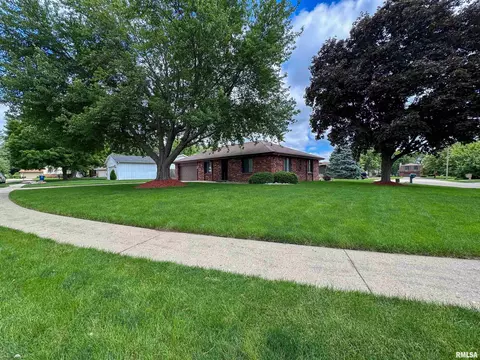 Exterior - 116 Exeter Ct, Springfield, IL 62704 photo 3 of 6