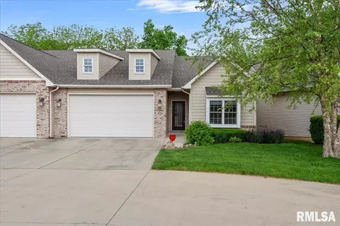 302 Boulder Creek Dr, Chatham, IL 62629