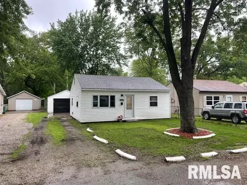 2869 Hoover St, Springfield, IL 62703