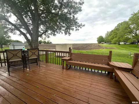 308 N Cedar St, Abingdon, IL 61410 photo 7