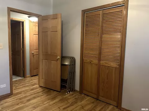 308 N Cedar St, Abingdon, IL 61410 photo 34