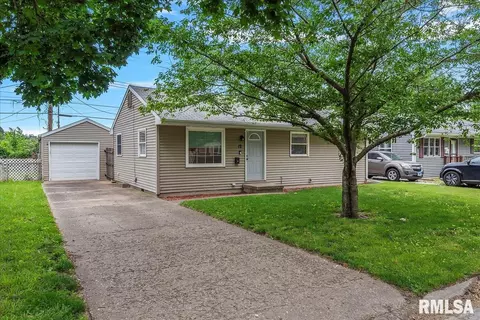 12 Melody Ln, Springfield, IL 62702