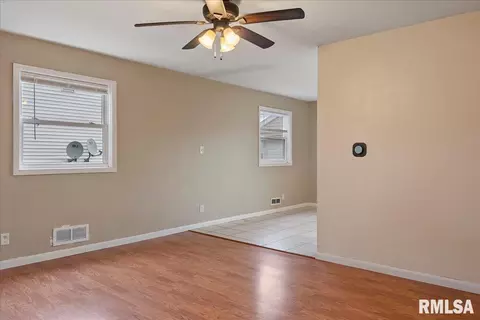 12 Melody Ln, Springfield, IL 62702 photo 3