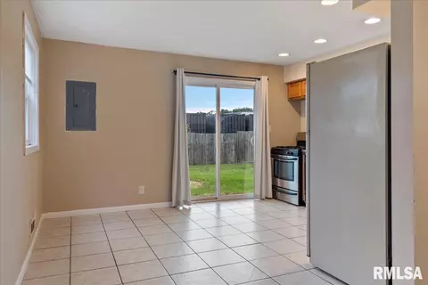 12 Melody Ln, Springfield, IL 62702 photo 6