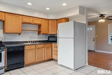12 Melody Ln, Springfield, IL 62702 photo 8