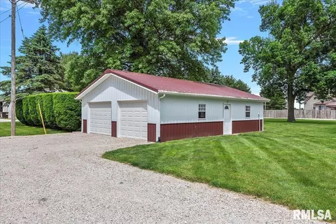408 N Thomas St, Morrisonville, IL 62546 photo 6