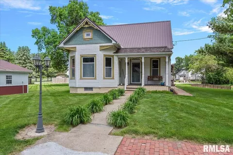 408 N Thomas St, Morrisonville, IL 62546 photo 3