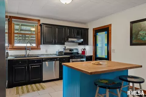 408 N Thomas St, Morrisonville, IL 62546 photo 23