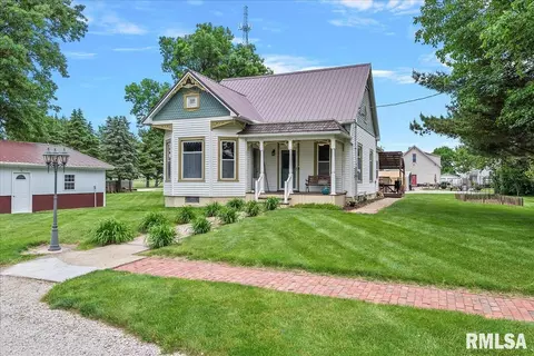 408 N Thomas St, Morrisonville, IL 62546 photo 2