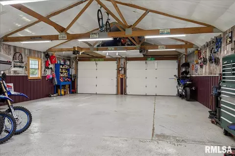 408 N Thomas St, Morrisonville, IL 62546 photo 41