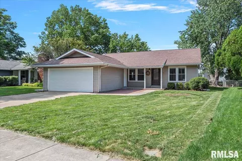 119 Springbrook Dr, Springfield, IL 62702