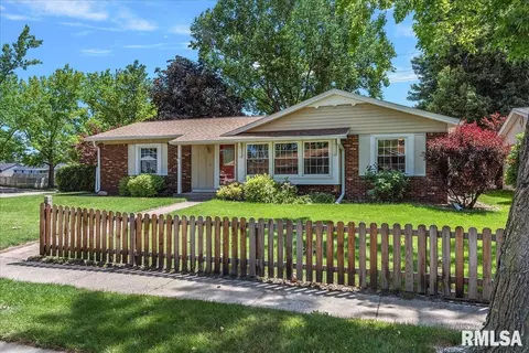 16 Red Oak Ln, Springfield, IL 62712 photo 2