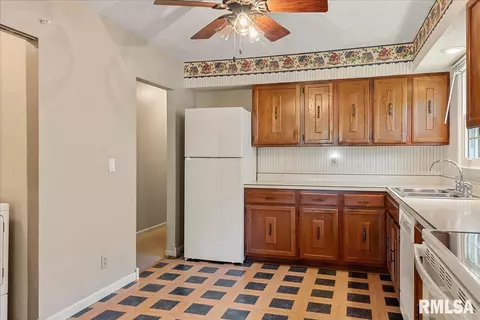 16 Red Oak Ln, Springfield, IL 62712 photo 13
