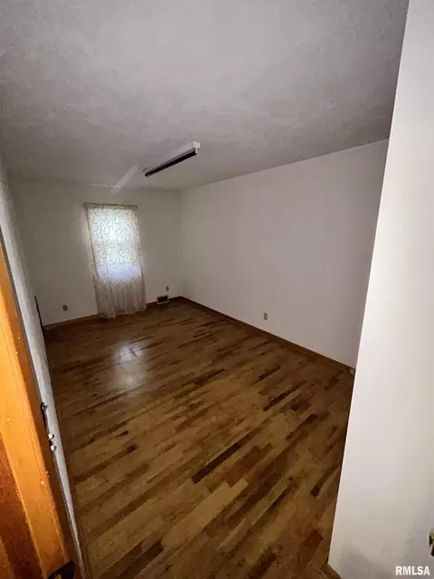 360 E Sylvan St, Virginia, IL 62691 photo 14