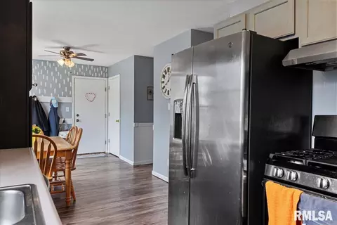 2816 Warrior Blvd, Springfield, IL 62712 photo 16