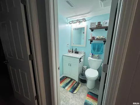 Bath - 1804 Hastings Rd, Springfield, IL 62702 photo 1 of 1