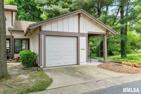 7 Oakbend Ct, Springfield, IL 62704 photo 3