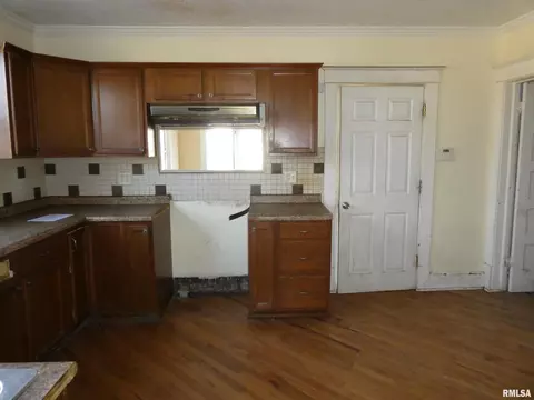724 N 6th St, Springfield, IL 62702 photo 9