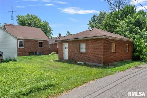 Exterior - 2433 S 7th St, Springfield, IL 62703 photo 5 of 5
