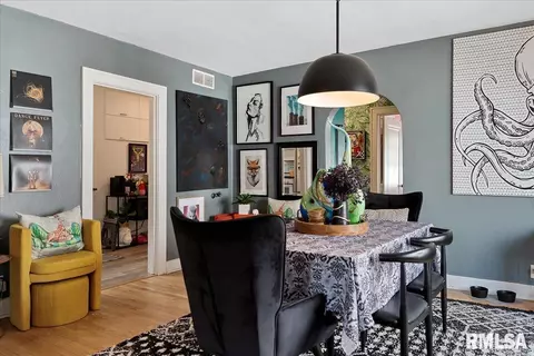Dining - 2433 S 7th St, Springfield, IL 62703 photo 1 of 6