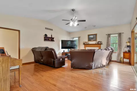 3017 Springwood Dr, Springfield, IL 62712 photo 8
