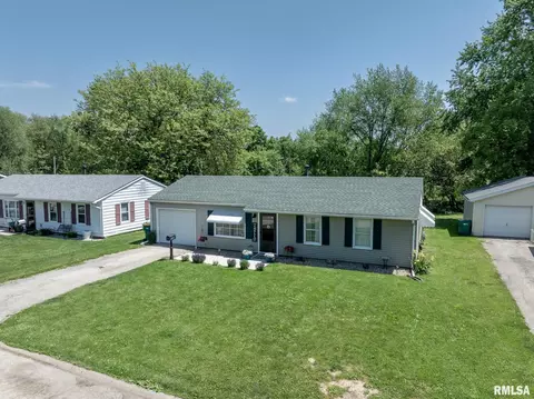 1533 Meadow Dr, Galesburg, IL 61401