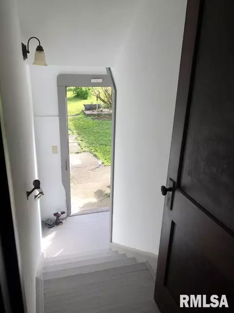 Entry Way - 541 E Bearstown St, Virginia, IL 62691 photo 7 of 7