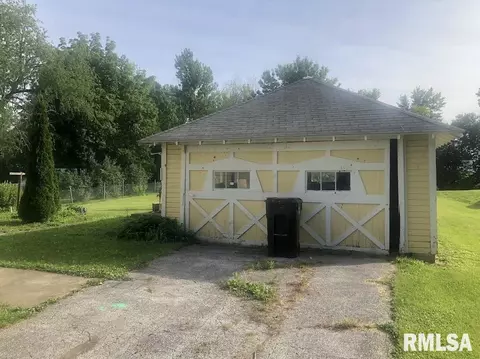 Exterior - 541 E Bearstown St, Virginia, IL 62691 photo 2 of 11