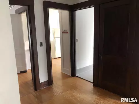 Entry Way - 541 E Bearstown St, Virginia, IL 62691 photo 1 of 7