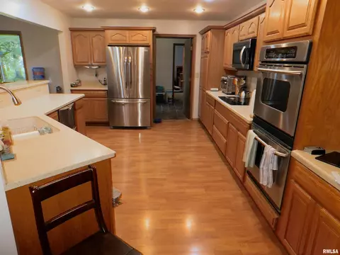 909 Gabriel Rd, Springfield, IL 62707 photo 4