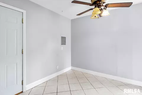 1717 Albert St, Springfield, IL 62702 photo 9