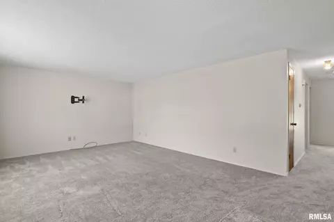2312 Austin Dr, Springfield, IL 62704 photo 7