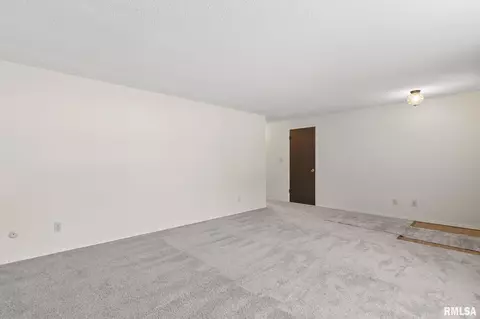 2312 Austin Dr, Springfield, IL 62704 photo 6