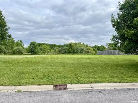 3900 Peach Tree Dr, Springfield, IL 62711