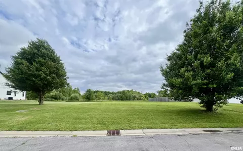 3900 Peach Tree Dr, Springfield, IL 62711 photo 2