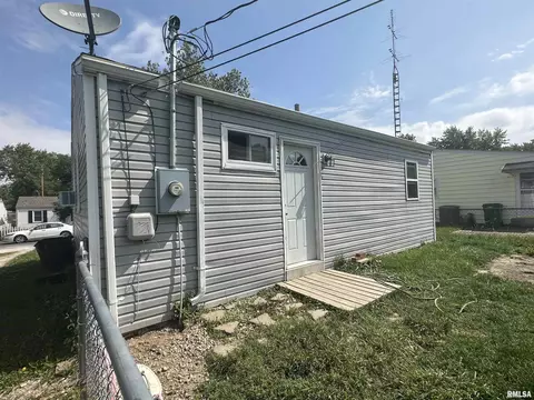 44 Lilac Ln, Springfield, IL 62702 photo 2