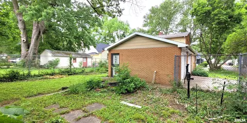 Exterior - 1824 S 2nd St, Springfield, IL 62703 photo 5 of 6
