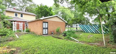 Exterior - 1824 S 2nd St, Springfield, IL 62703 photo 6 of 6