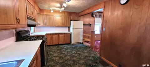 Kitchen - 1824 S 2nd St, Springfield, IL 62703 photo 5 of 5