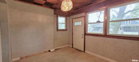 Entry Way - 1824 S 2nd St, Springfield, IL 62703 photo 3 of 6