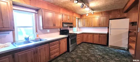 Kitchen - 1824 S 2nd St, Springfield, IL 62703 photo 3 of 5